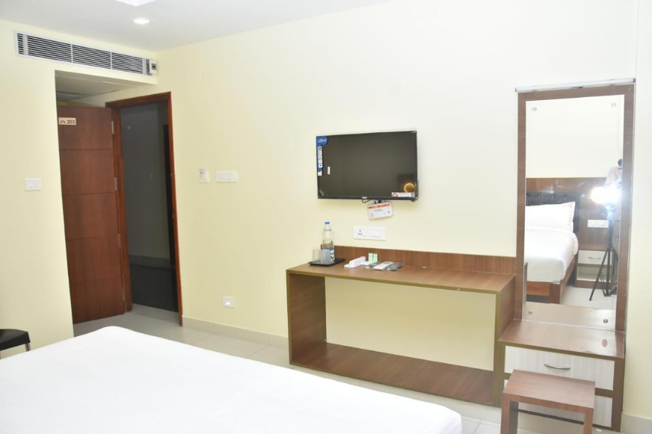 Le Arul Park Hotel Karaikal Exterior foto