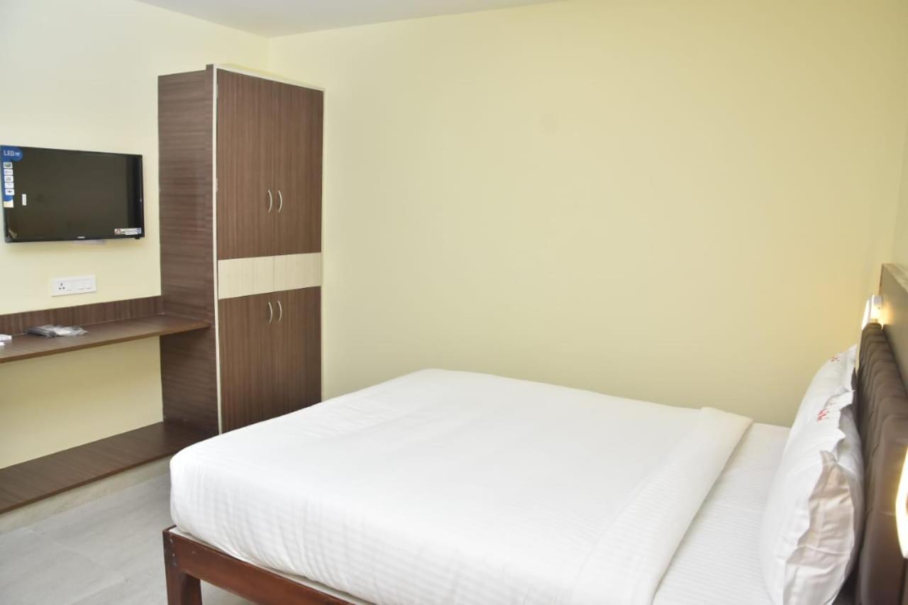 Le Arul Park Hotel Karaikal Exterior foto