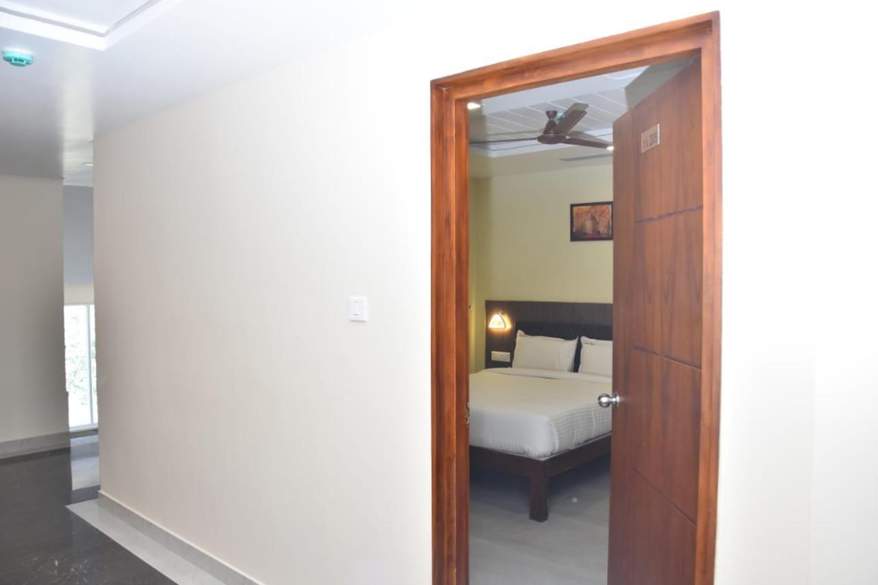 Le Arul Park Hotel Karaikal Exterior foto